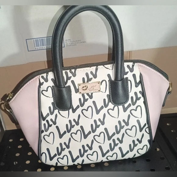 "Closet Filler" Options, EUC - Picture 6 of 9